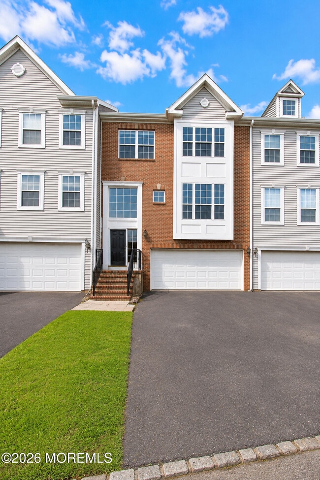 Building Photo - 350 Bernard Dr
