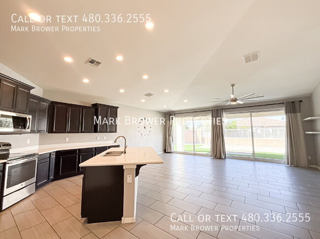 Building Photo - 22210 E Creekside Dr