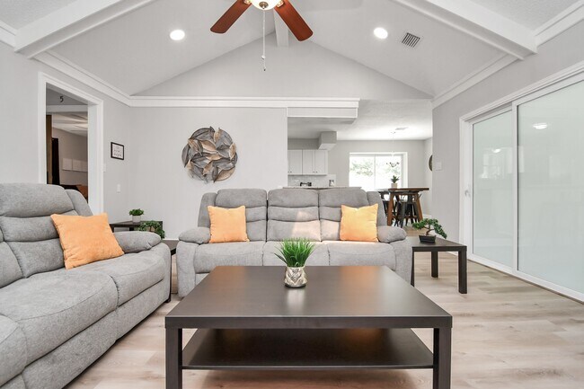 Foto del edificio - 21722 Forest Glade Dr