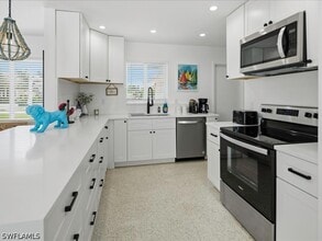 Building Photo - 1206 Martinique Ct