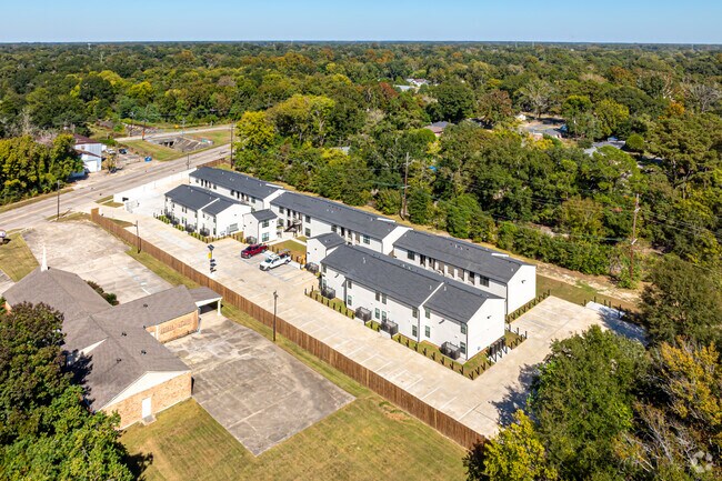 Foto aérea - Zurqui at Mohican: Mid City North Apartments