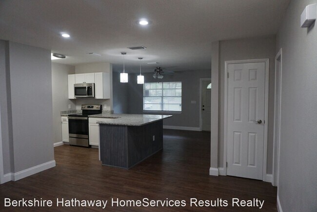 Building Photo - 4 br, 2 bath House - 109 Burns Ave,
