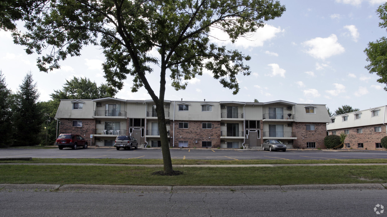 Building Photo - Bon Aire Apartments