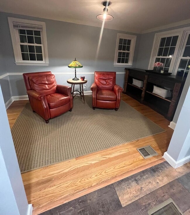Dining room/sitting room - 200 Burke Ave