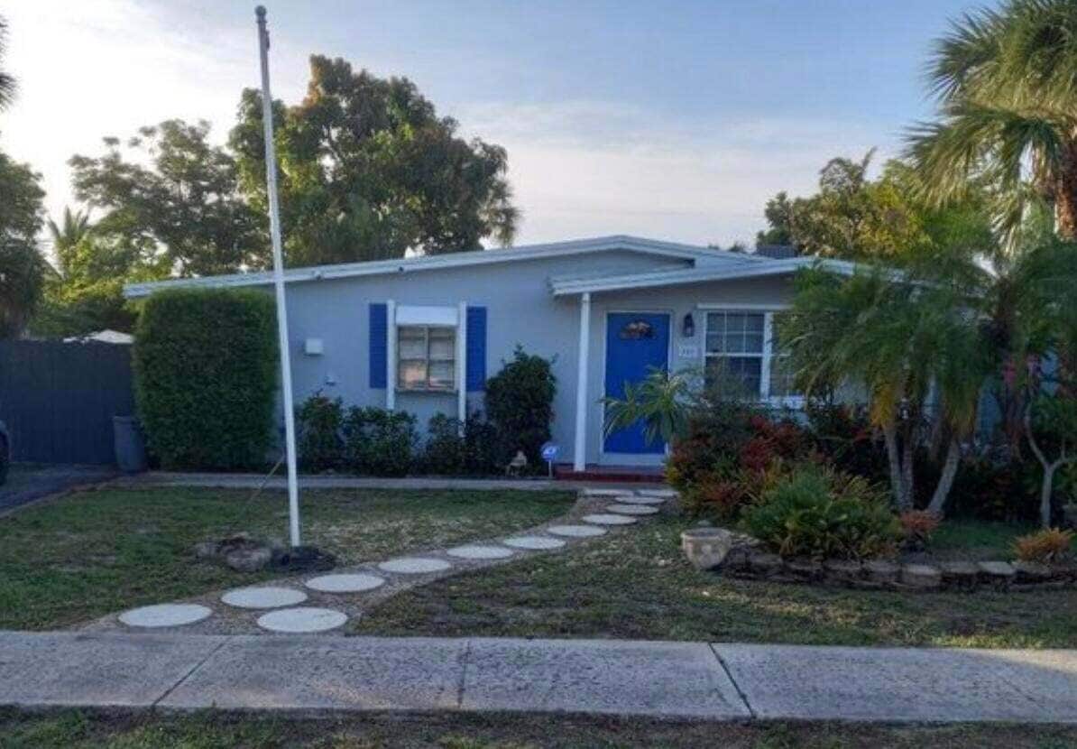 Primary Photo - 919 Laurel Dr