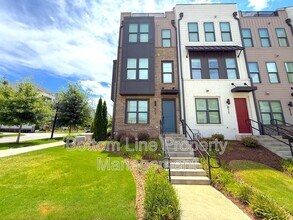 Building Photo - 607 W Tremont Ave