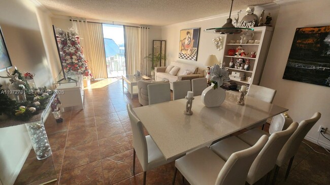 Foto del edificio - 18151 NE 31st Ct