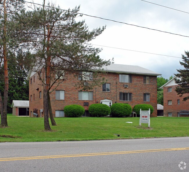 Building Photo - 4491-4529 Hudson Dr