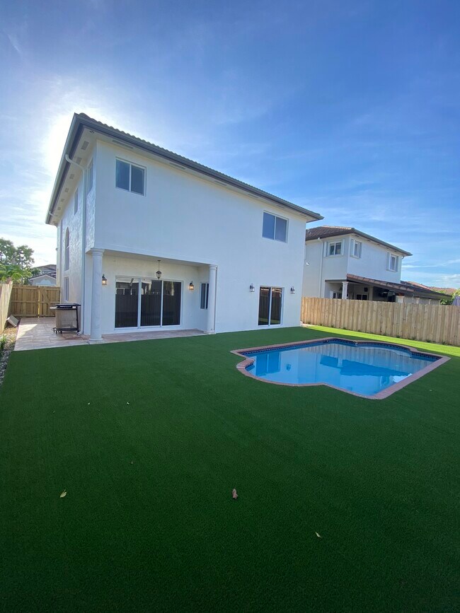 Foto del edificio - 2862 SW 145th Ave