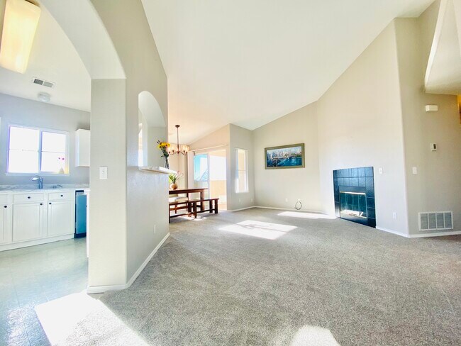 Building Photo - 3770 Strawberry Field Grv