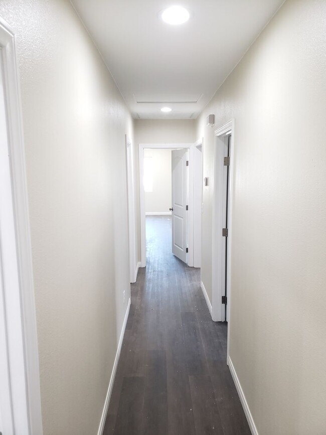 Building Photo - 3-Bedroom, 2-Bath Home for Rent in Beautif...