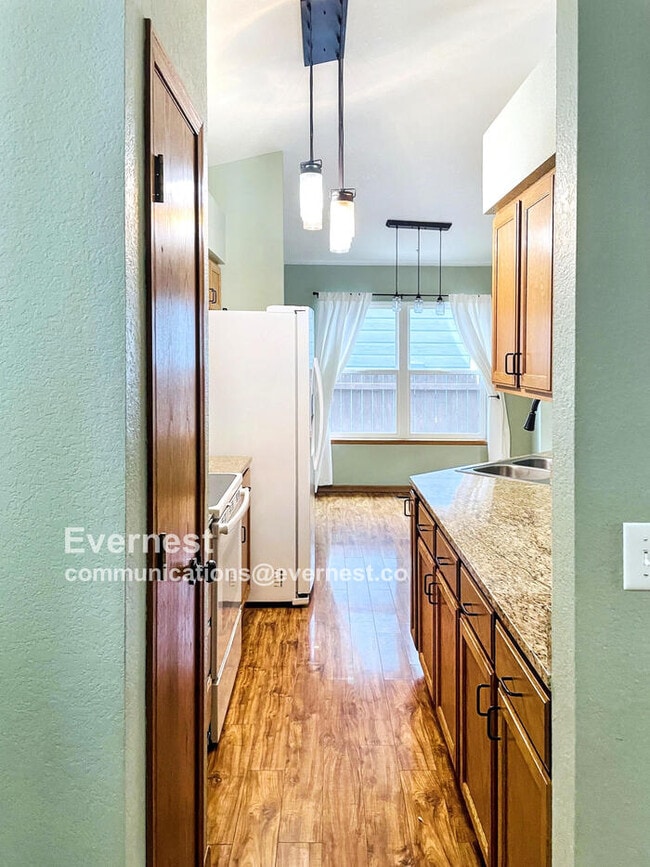 Building Photo - 1009 Meadow Ct