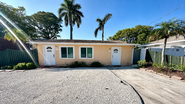 Building Photo - 10548 Lake Dr