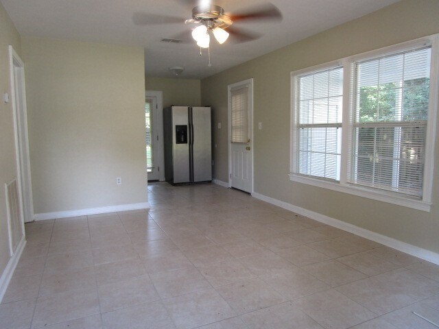 Foto del edificio - 5504 Essex Rd