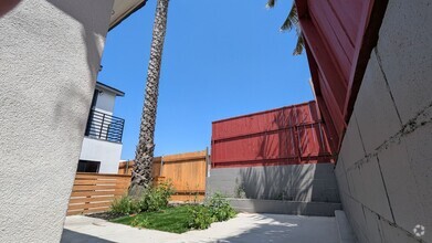 Building Photo - 6736 Thomson Ct