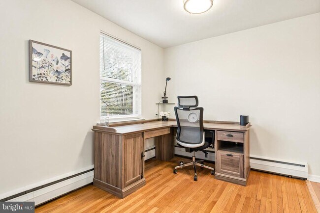 Foto del edificio - 1334 Montgomery Ave