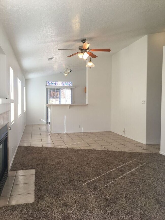 Building Photo - Enchanted Hills - 2BR - Single Car Garage