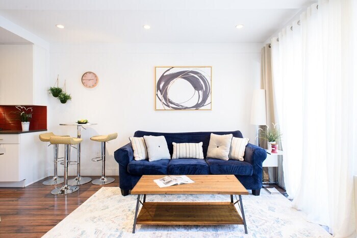 Primary Photo - 809-4A 1BR With W/D Columbus Circle