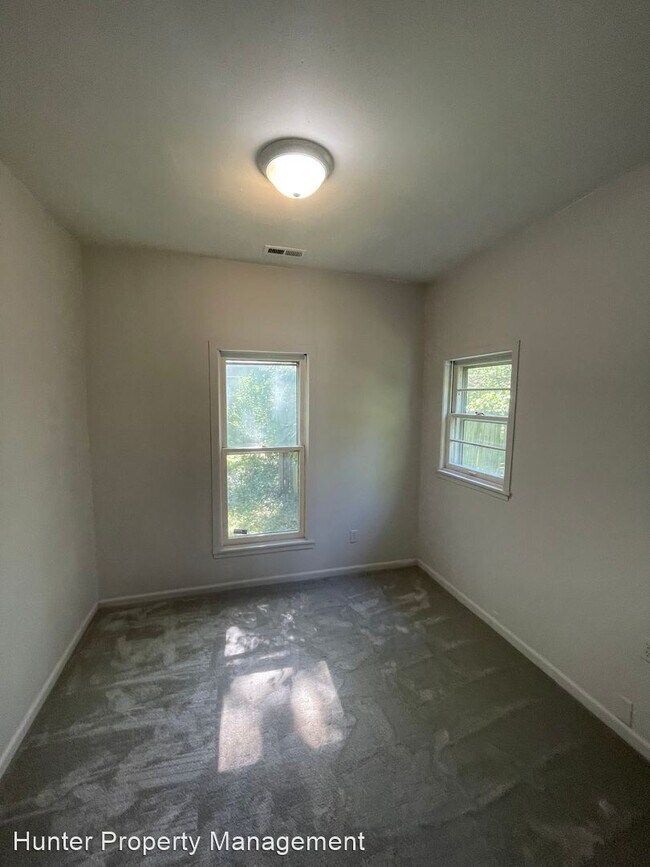 Building Photo - 2 br, 1 bath House - 928 E High St