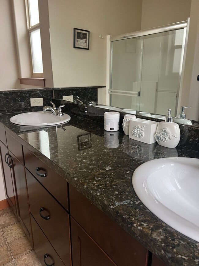 Foto del edificio - Beautiful 4 Bedroom in Ferndale!