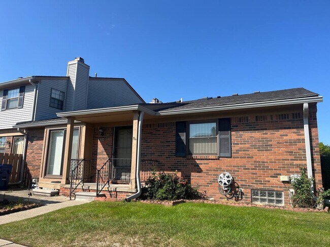 Building Photo - 1891 Vine Way Dr