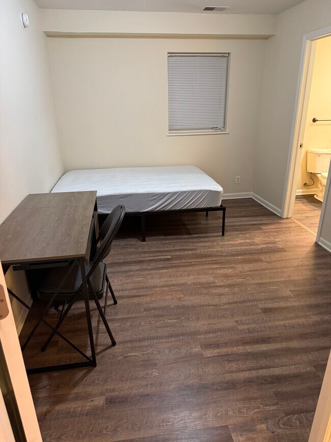 Foto del edificio - 8687 Lilac Ln