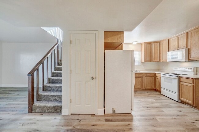 Interior Photo - 1119 West Sacramento Avenue