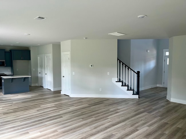Family Room 1 - 693 Sunwater Dr