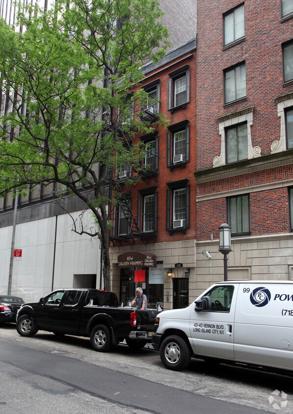 Foto del edificio - 336 E 56th St