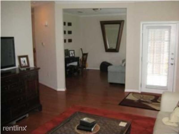 Building Photo - 2 br, 2.5 bath Townhome - 6102 Regency Ct