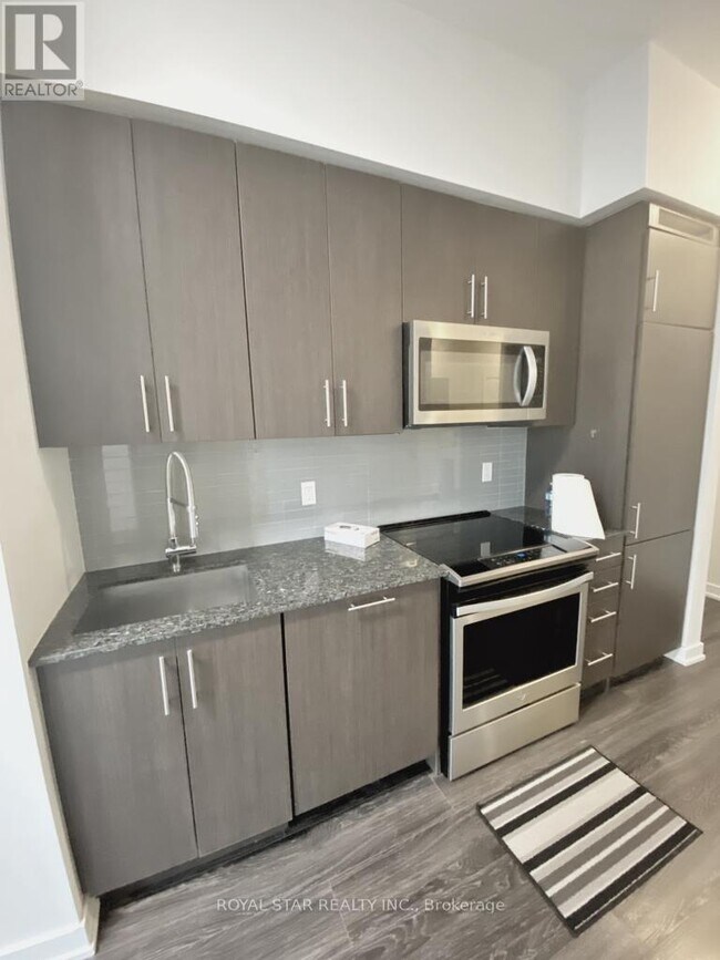 Building Photo - 4055 Parkside Village Dr