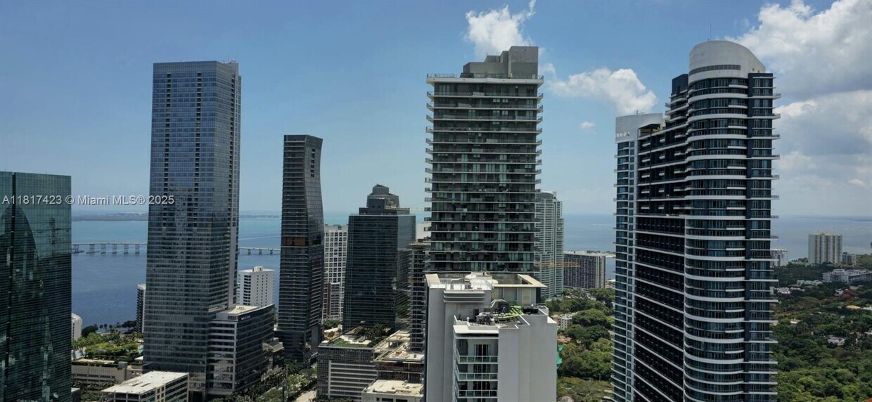 Foto principal - 1100S S Miami Ave