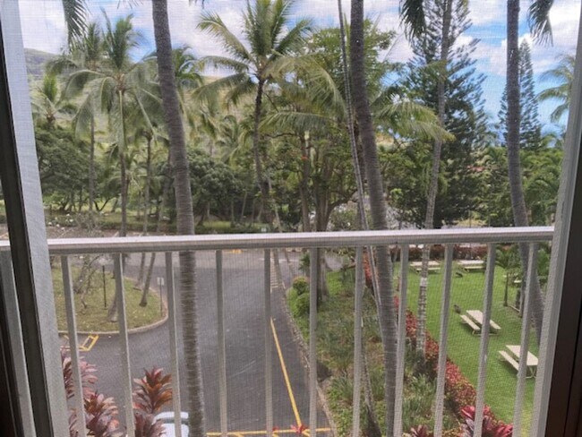 Building Photo - Makaha Valley Towers