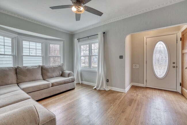 Foto del edificio - 122 S 77th St