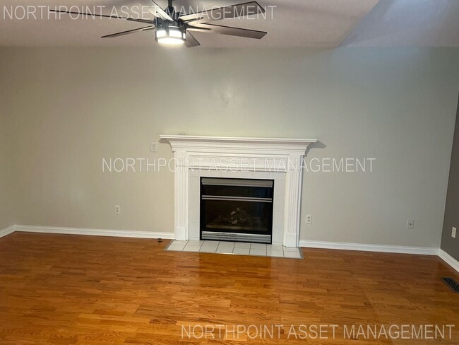 Building Photo - Welcome to 4 Bedroom and 3.5 Bath Home In ...