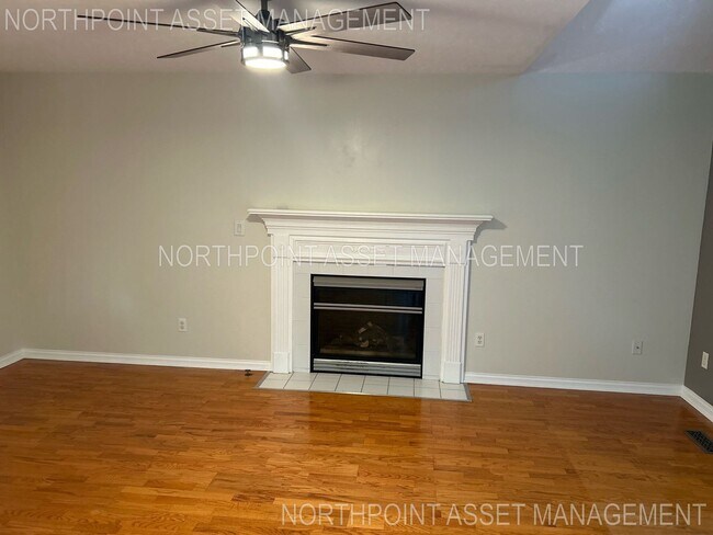 Foto del edificio - Welcome to 4 Bedroom and 3.5 Bath Home In ...