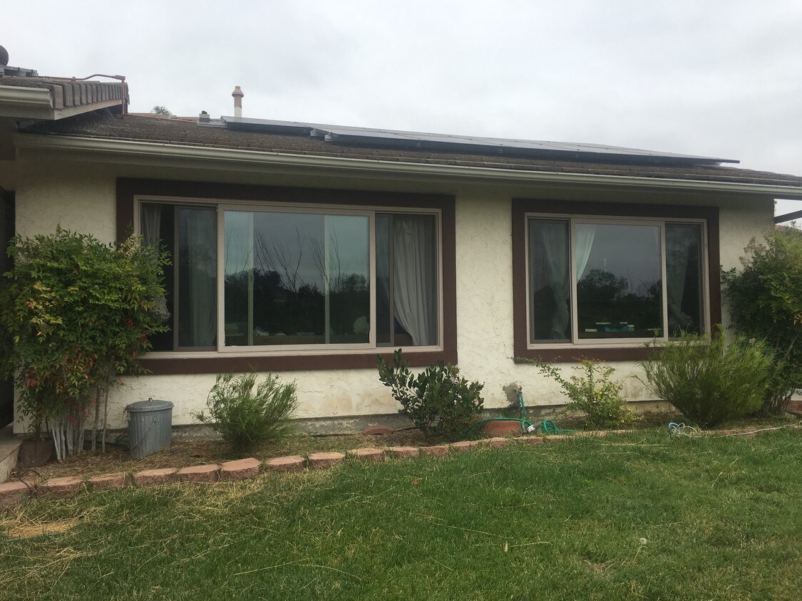 Foto principal - 2728 Lone Jack Rd