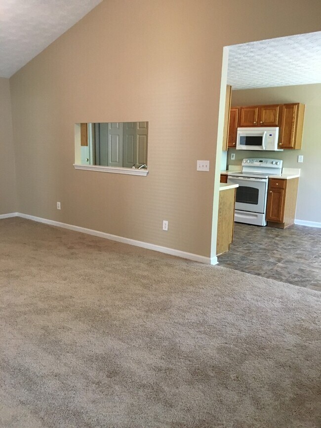Building Photo - Jonesboro Charmer!