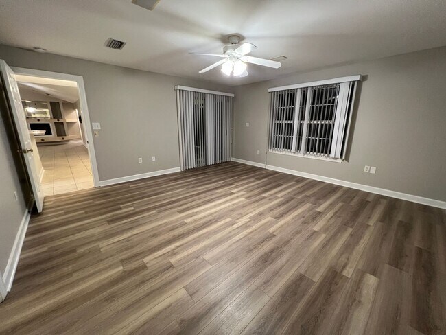 Foto del edificio - Bluewater Bay Area 4 Bedroom Pool Home!