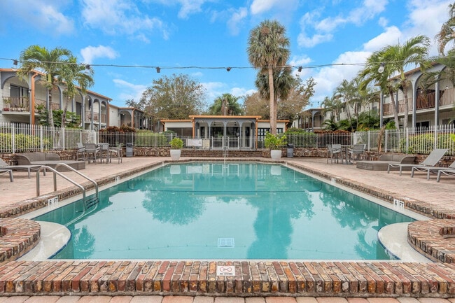 Building Photo - 4403 W Cleveland St