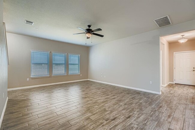 Building Photo - 8800 Sikes Way