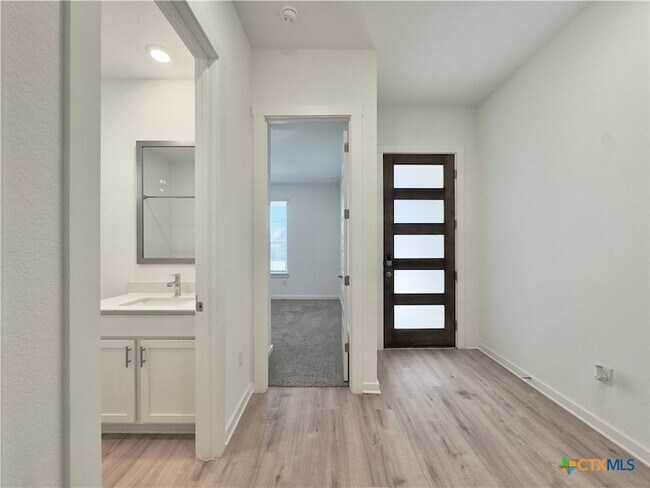 Building Photo - 2109 Gabriels Horn Rd