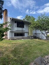Building Photo - 14150 SW Bonnie Brae St