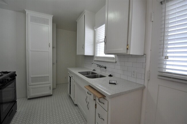 Foto del edificio - 1213 Orange Grove Ave