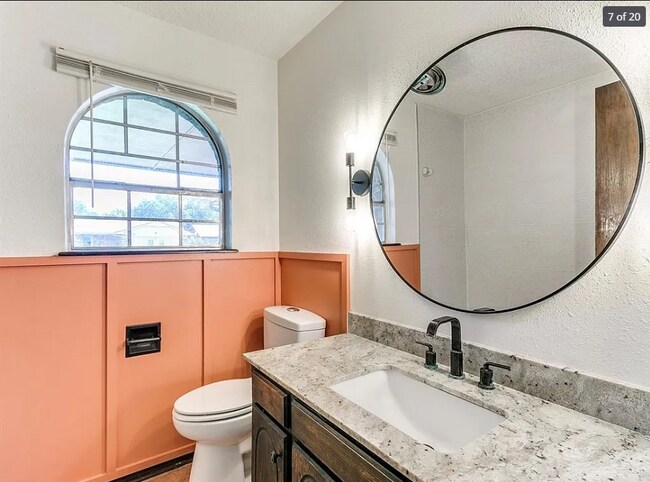 Foto del edificio - 8821 Cedar Ln