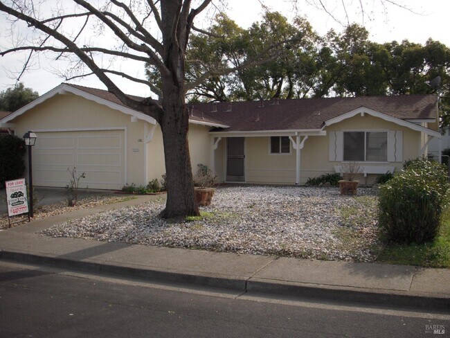 Building Photo - 130 Rainier Cir