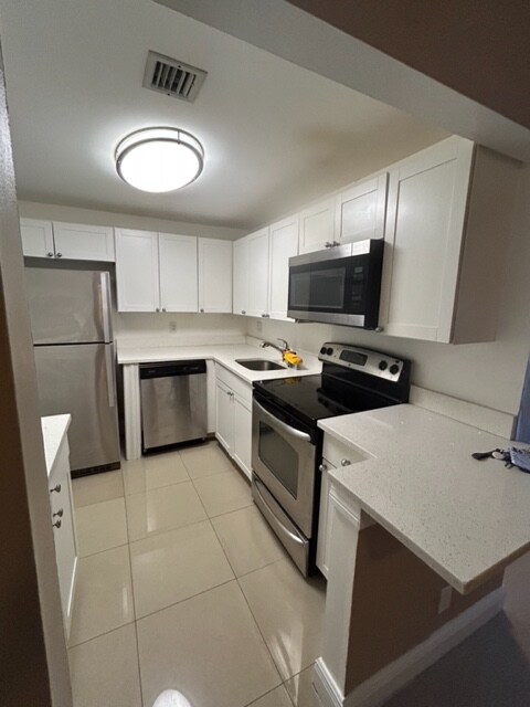 Foto del edificio - 490 NW 20th St