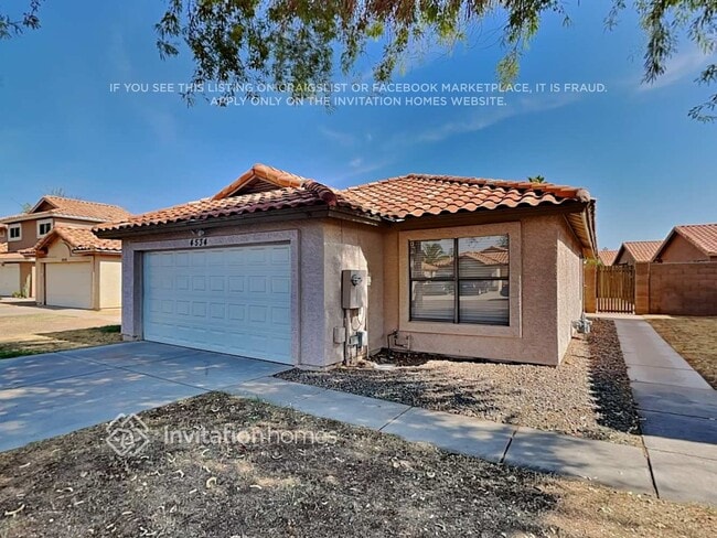 Building Photo - 4534 E Grove Ave