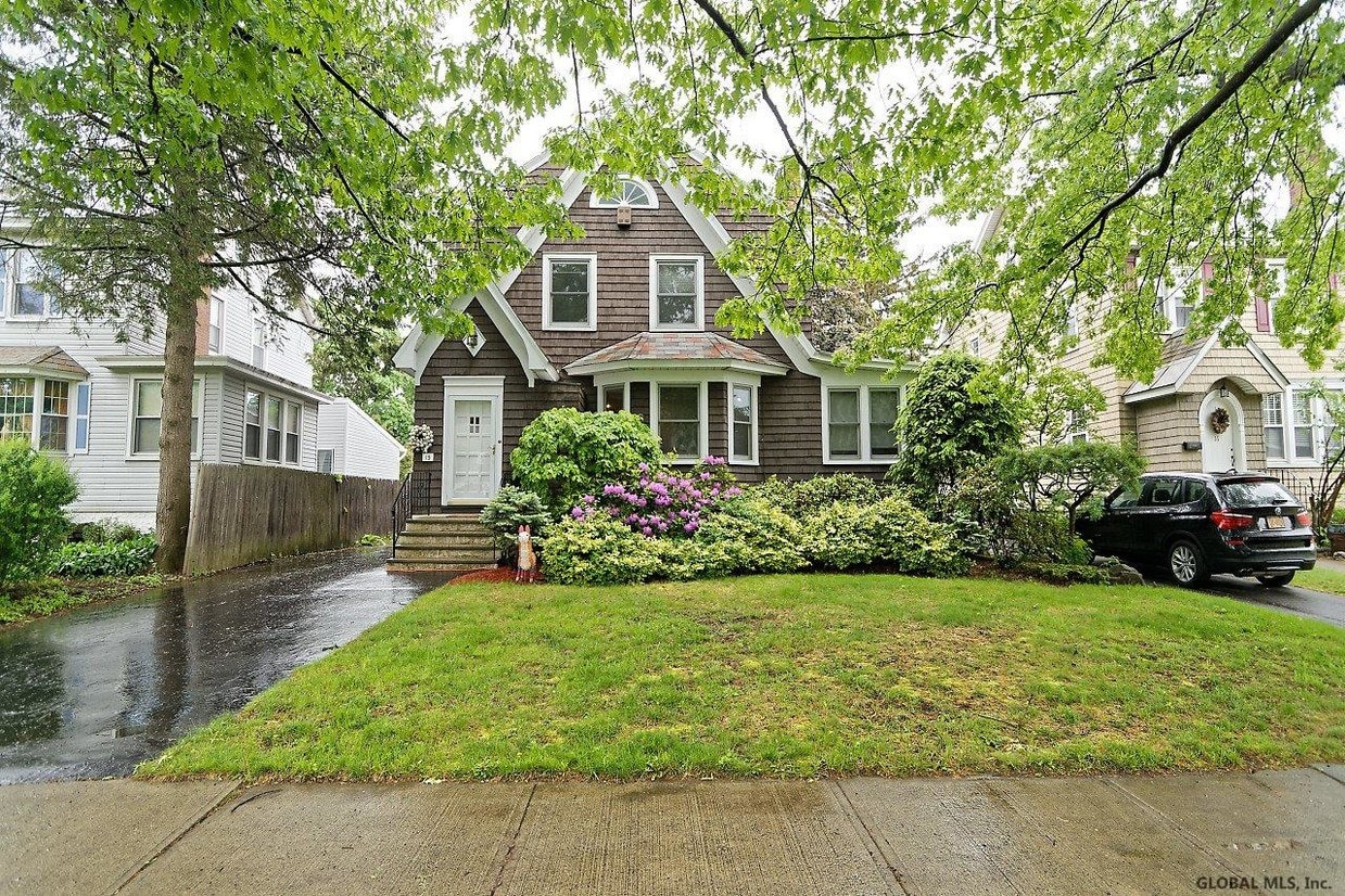Primary Photo - 13 Danker Ave