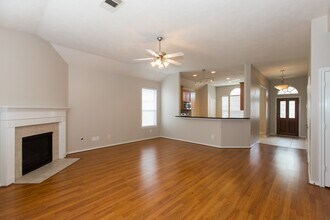 Building Photo - 10206 N Pine Ivy Ln